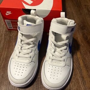 New kids Nike Court Borough  sneakers sz 10.5